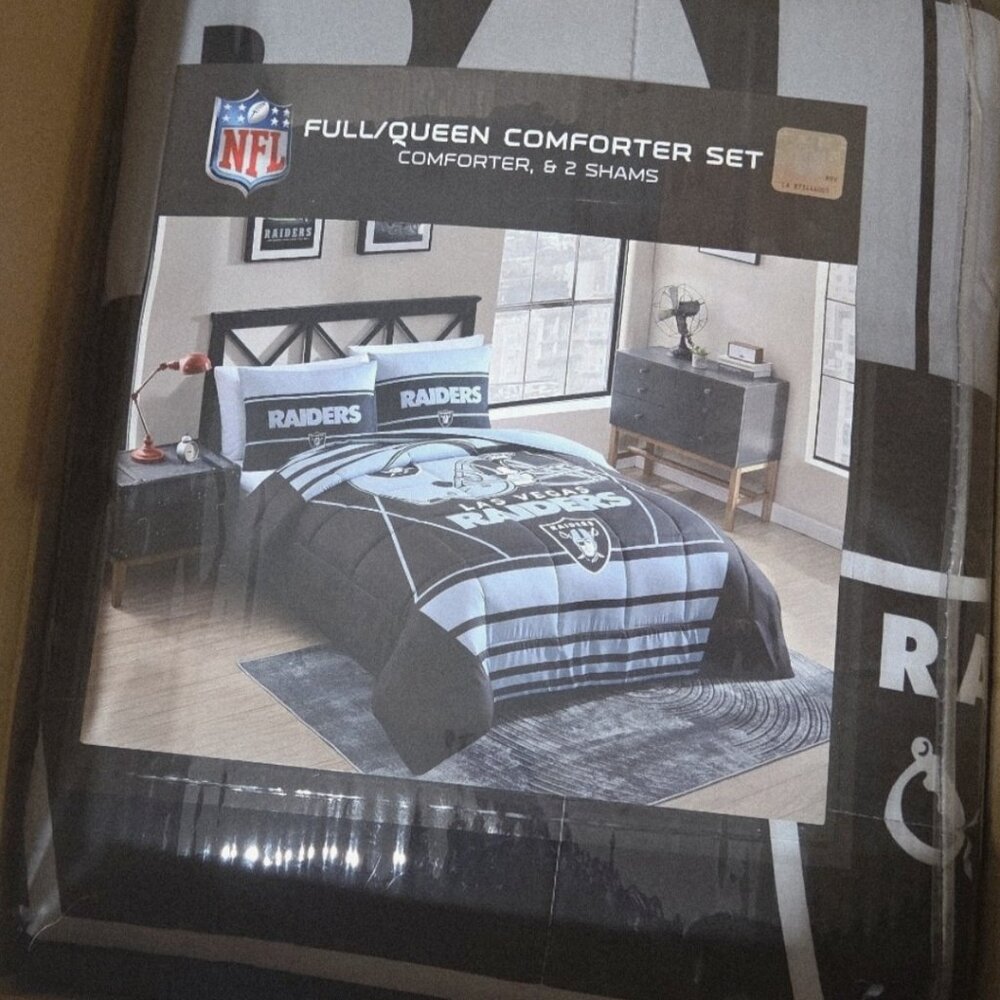 Las Vegas Raiders NFL Licensed Full/Queen Comforter & Sham Set